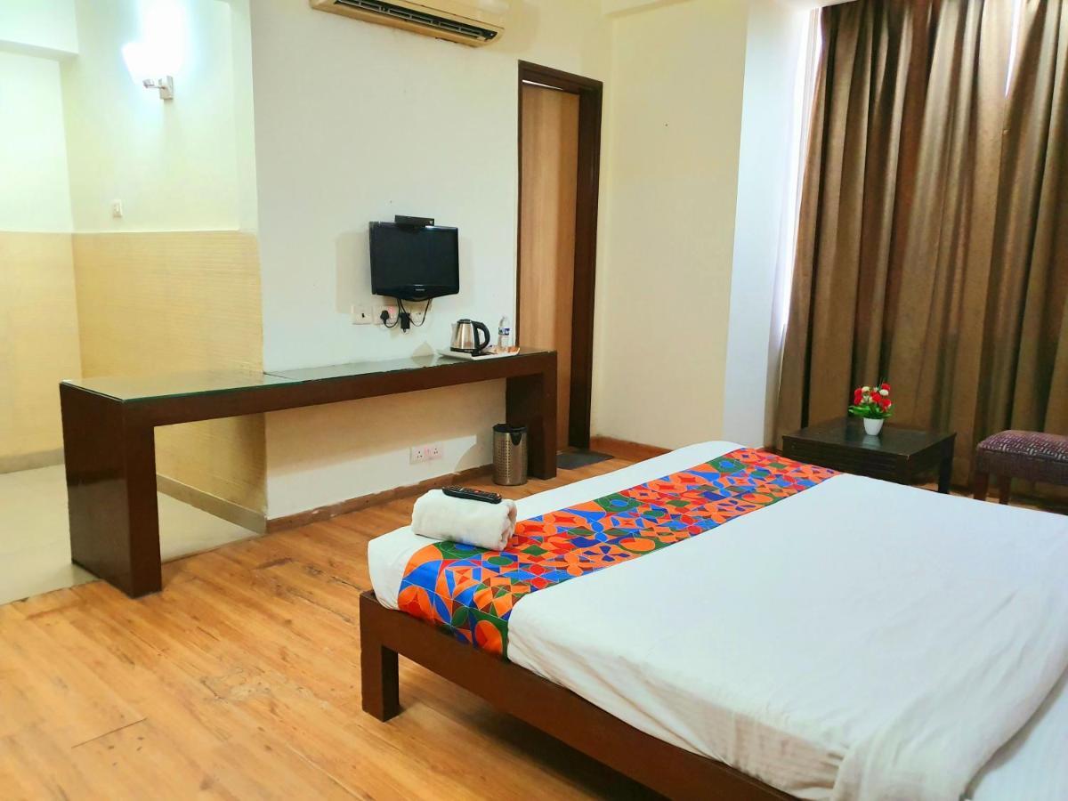 Hotel Merriment Alpha Noida Exterior photo