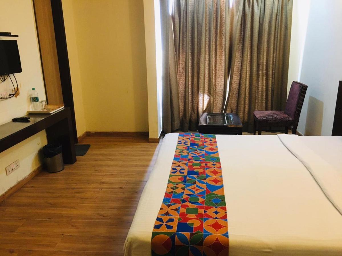 Hotel Merriment Alpha Noida Exterior photo
